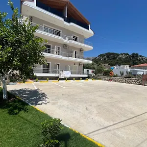  Hotel Foti